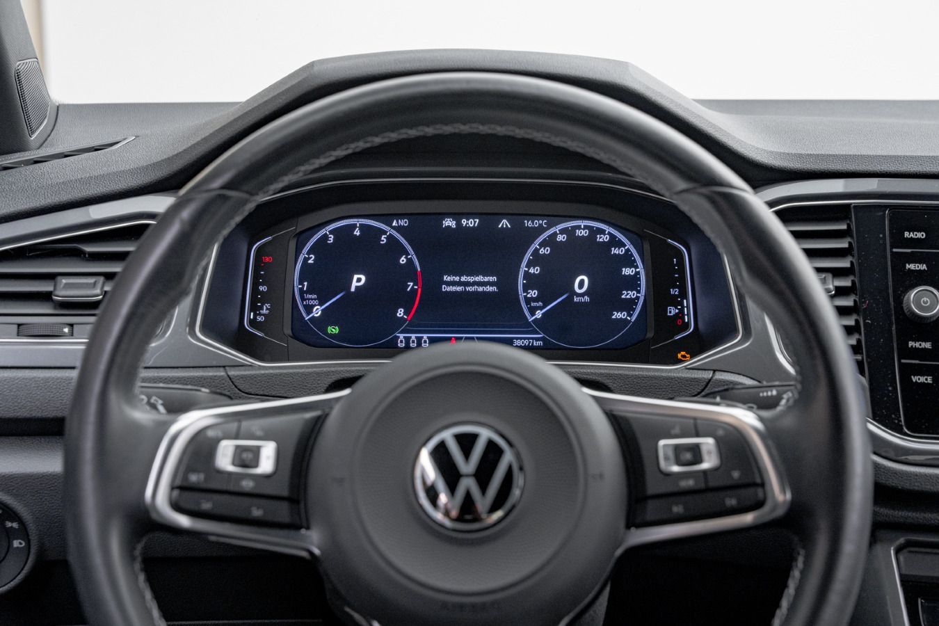 Volkswagen T-Roc 2.0 TSI DSG SPORT 4x4 - Samsaru's Car Outlet