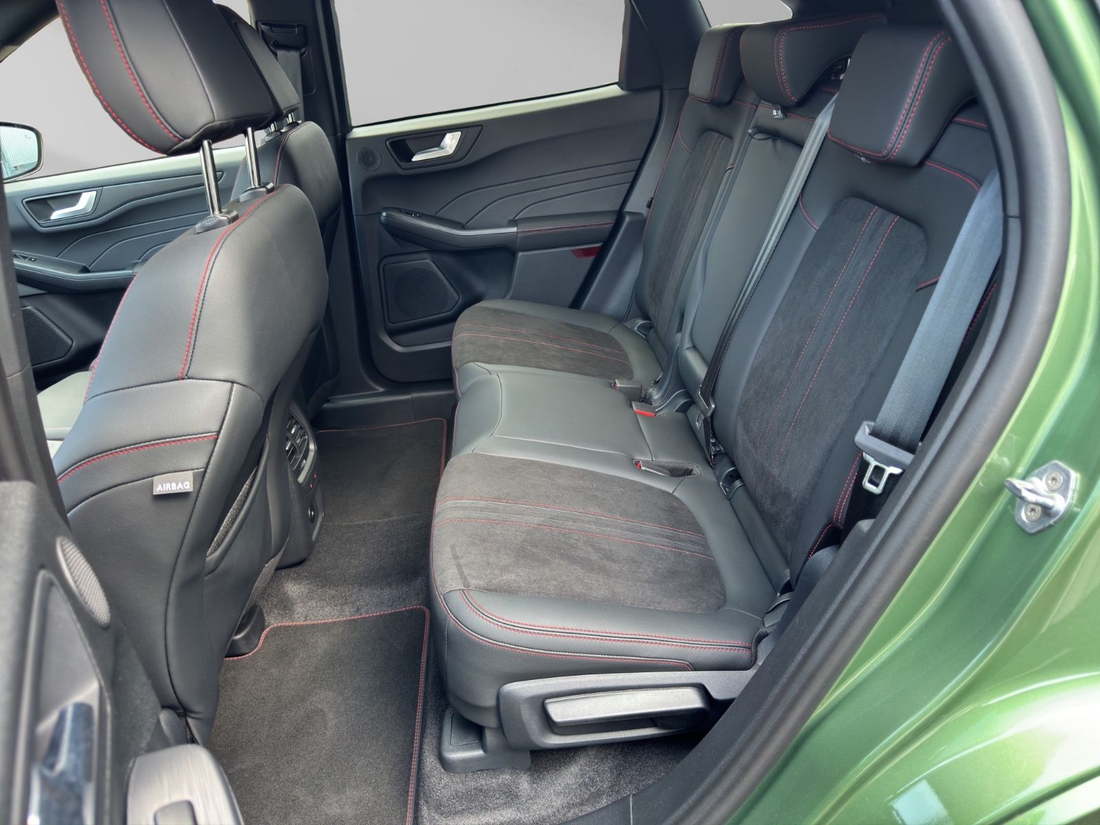 Ford Kuga PHEV ST-Line X - Samsaru's Car Outlet