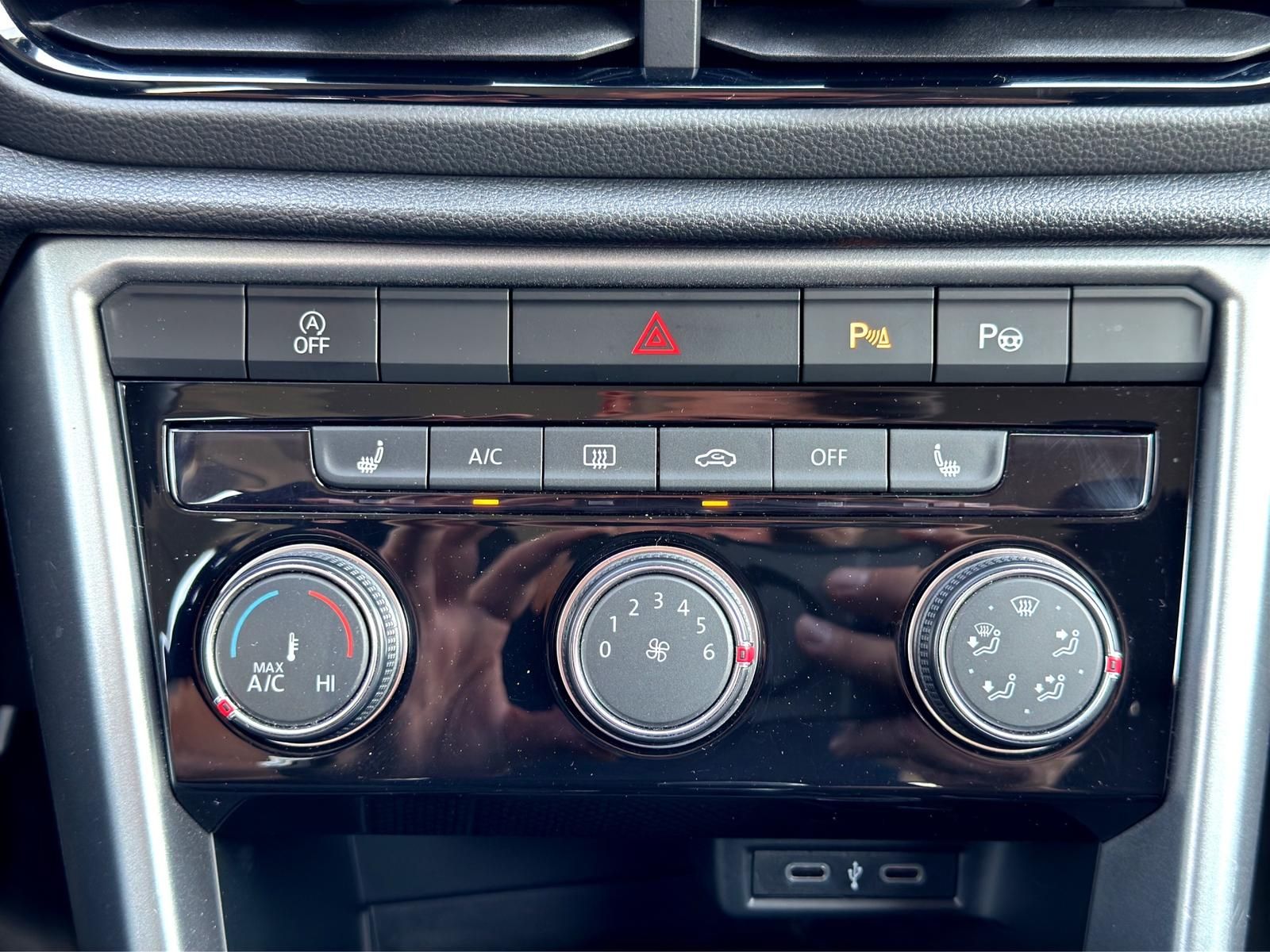 Volkswagen T-Roc Life 2.0 TDI - Samsaru's Car Outlet