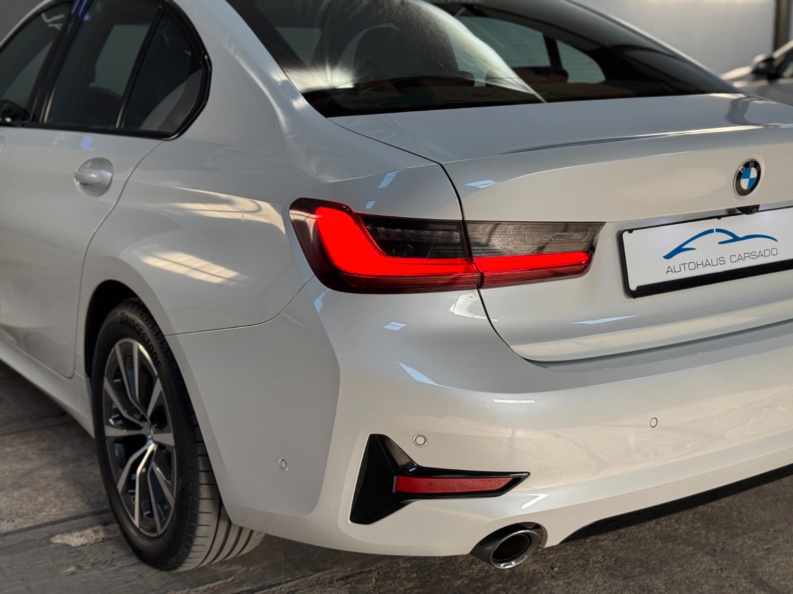 BMW 320i M-Sport - Samsaru's Car Outlet