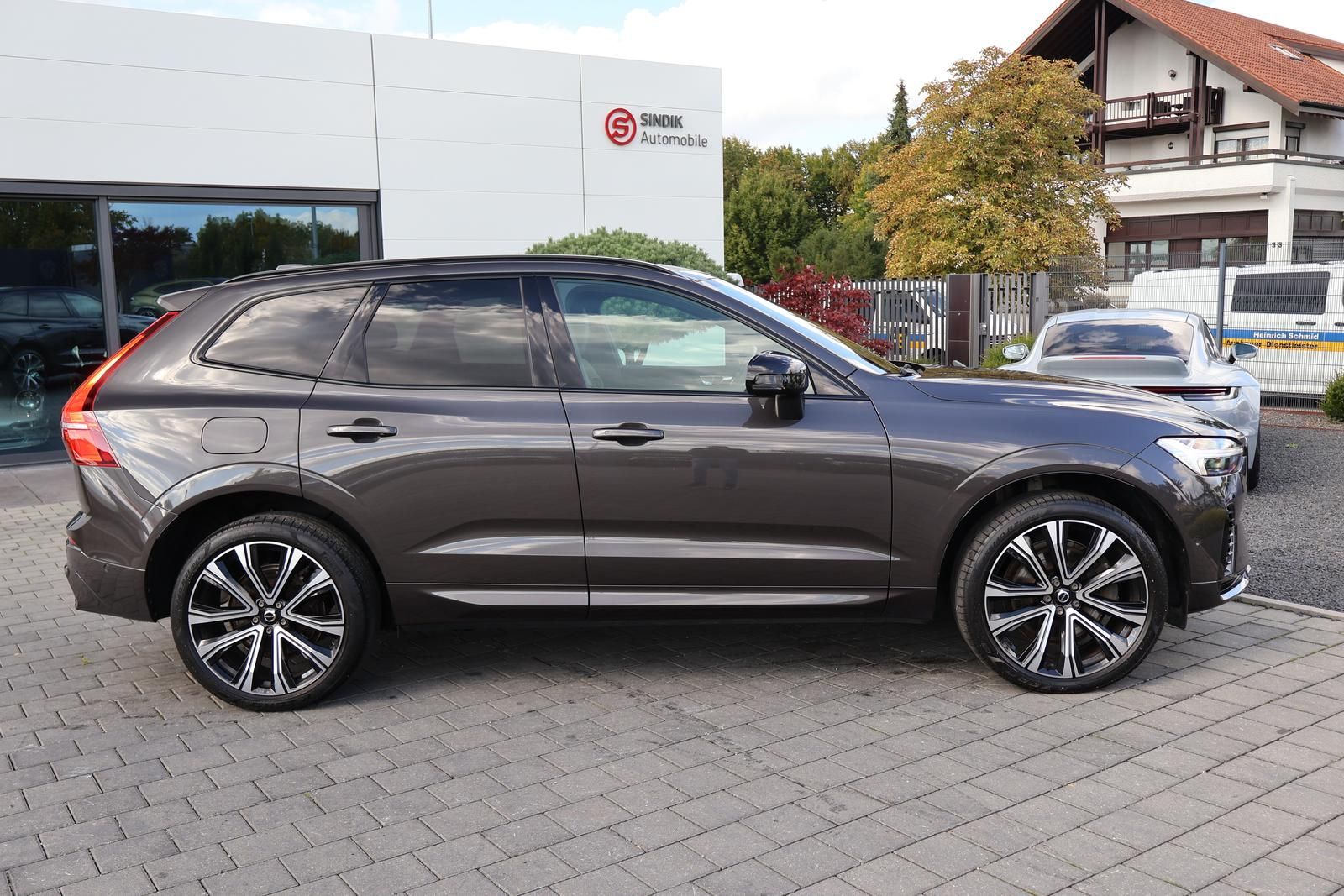Volvo XC60  T8 AWD R Design Hybrid  Pano-AHK-FACELIFT