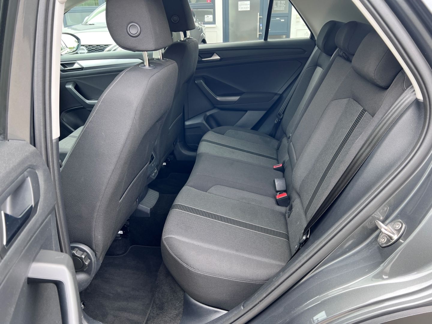 Volkswagen T-Roc 1.0TSI Life - Samsaru's Car Outlet