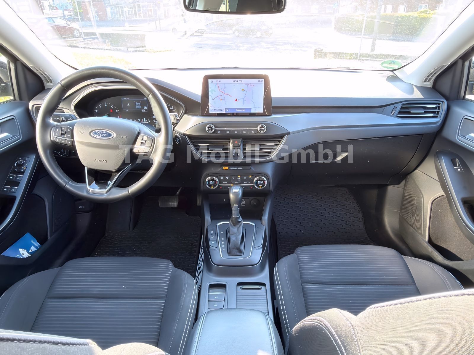 Ford Focus Titanium Turnier *TWA*LED*NAVI*SHZ*