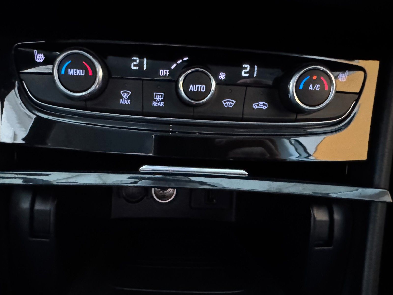 Opel Grandland X Innovation - Samsaru's Car Outlet