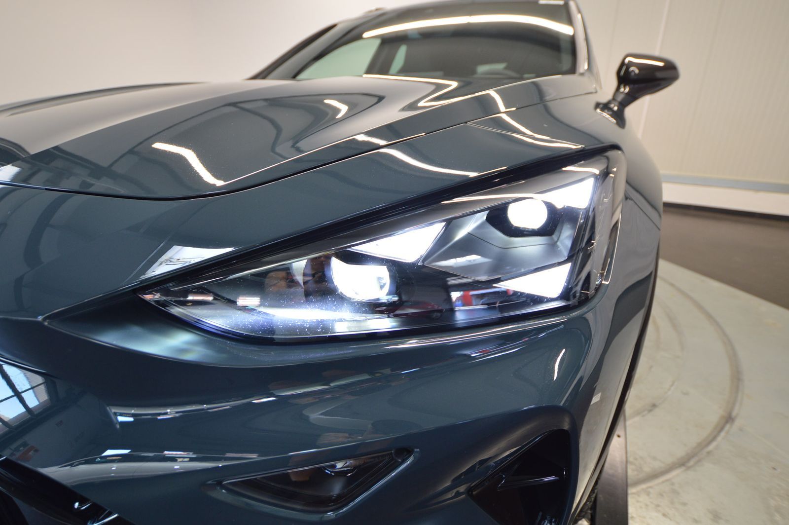 Cupra Formentor 1.5 e-Hybrid - Samsaru's Car Outlet