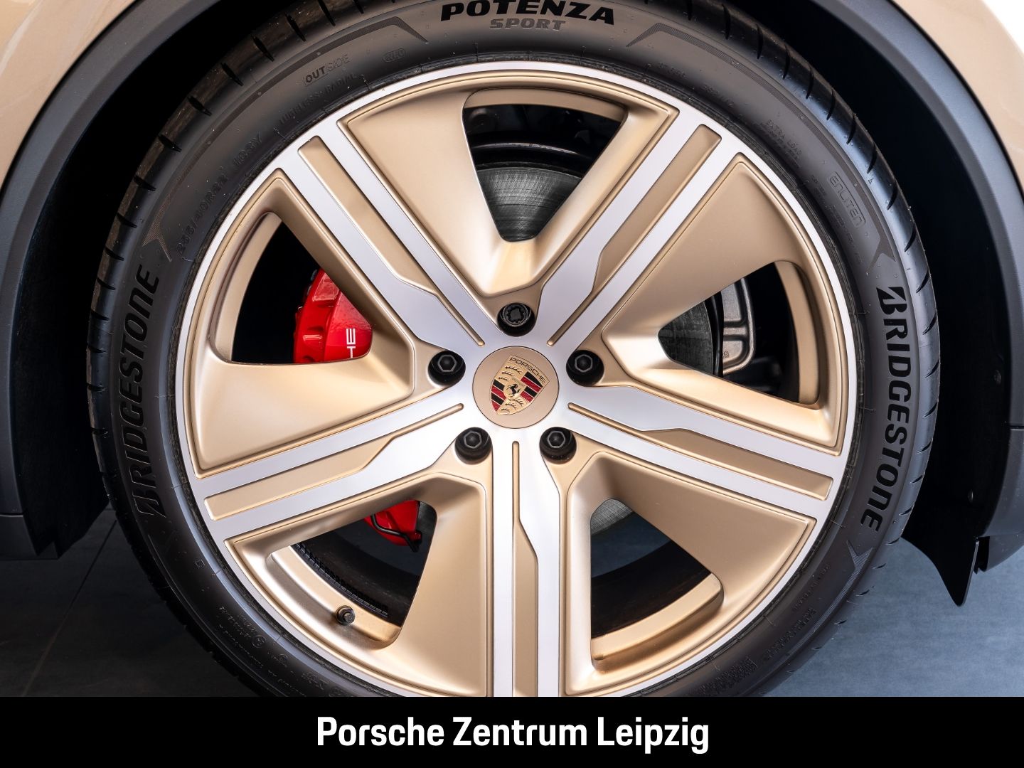 Porsche Macan 4S FnW-Goldbronzemetallic Massage AR-HeadU