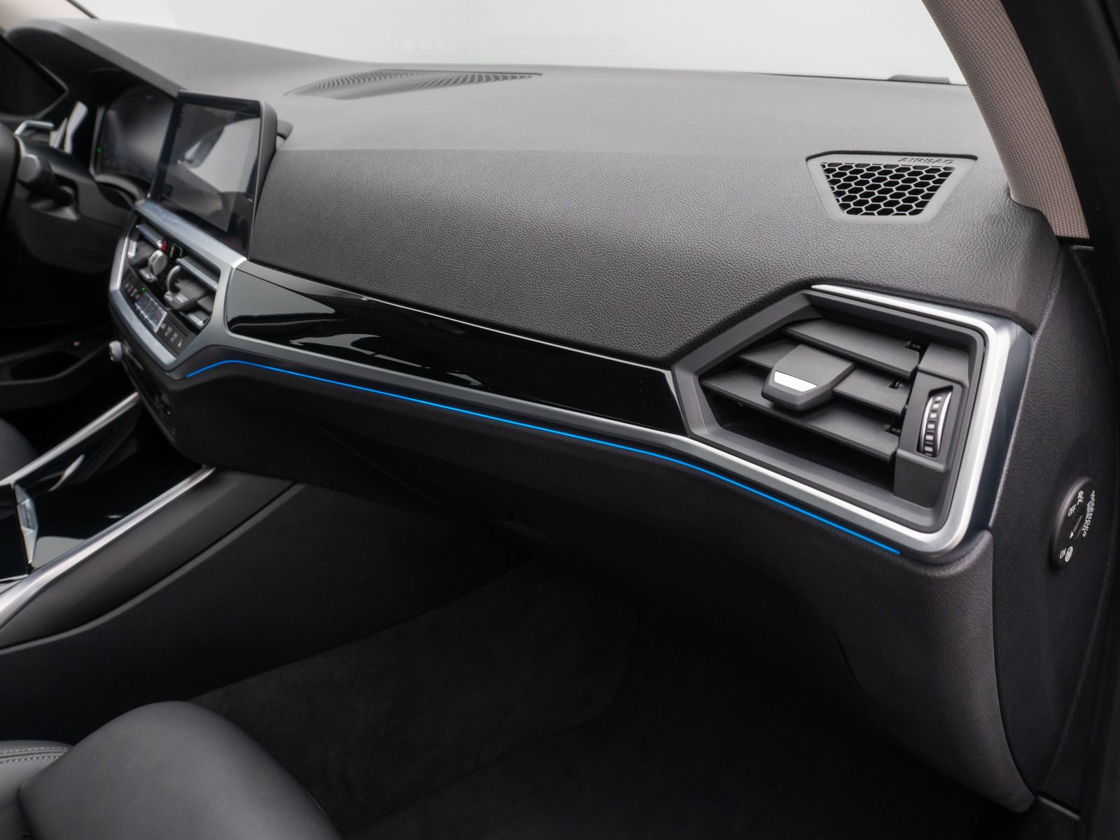 BMW 320e Sport Line - Samsaru's Car Outlet
