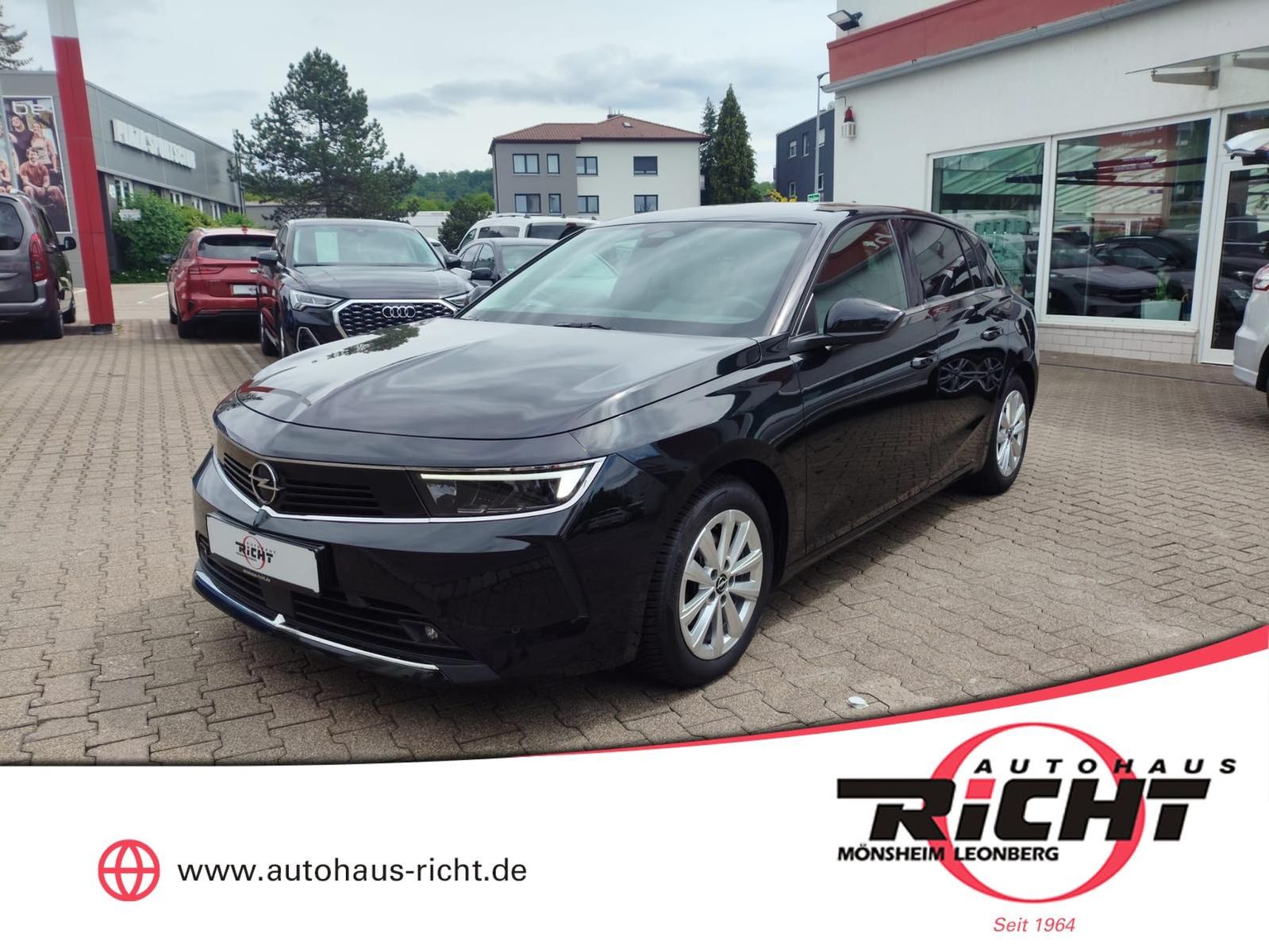 Opel Astra 1.2T Business Elegance - Samsaru's Car Outlet