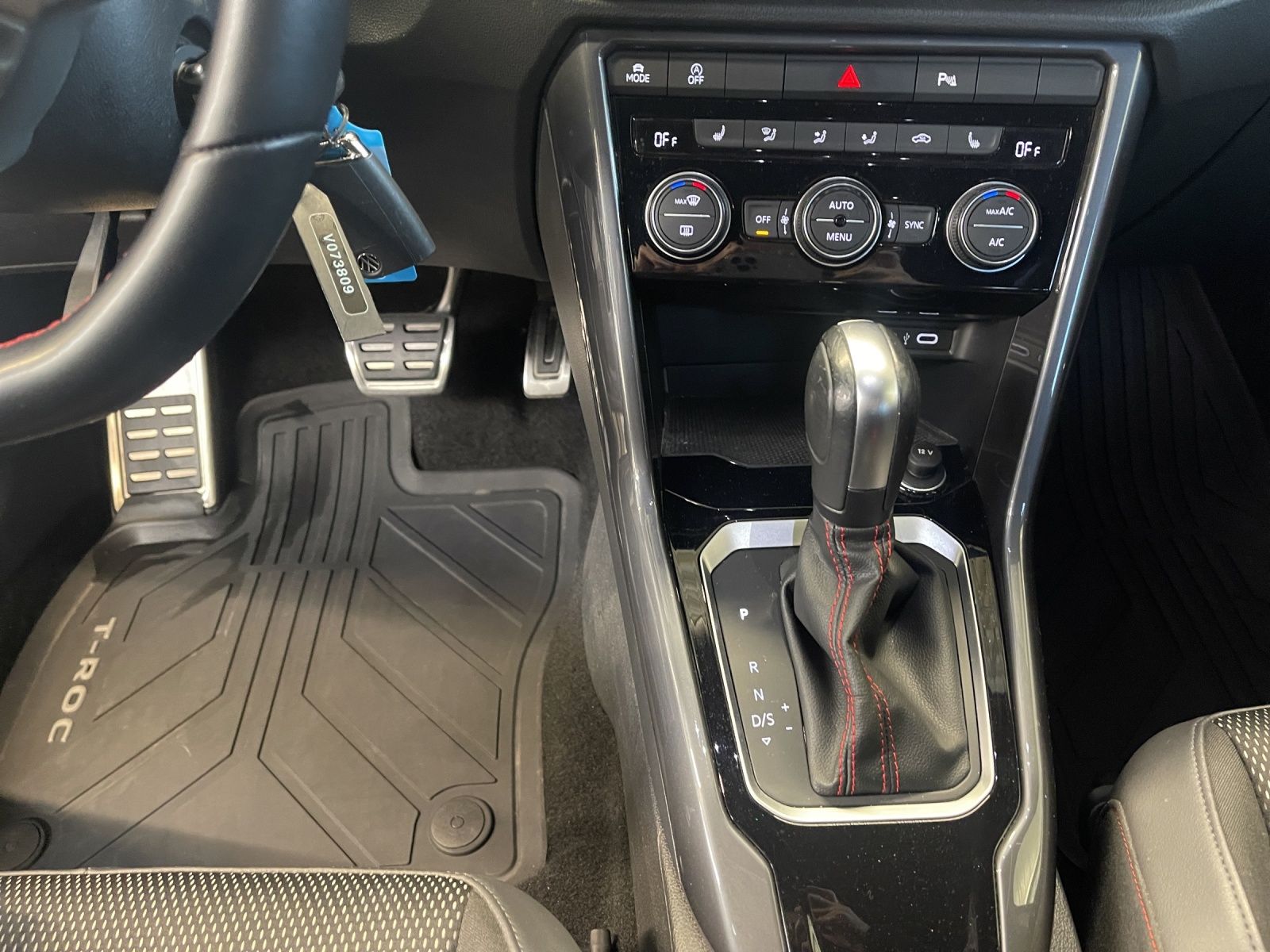 Volkswagen T-Roc 2.0 TDI Sport - Samsaru's Car Outlet