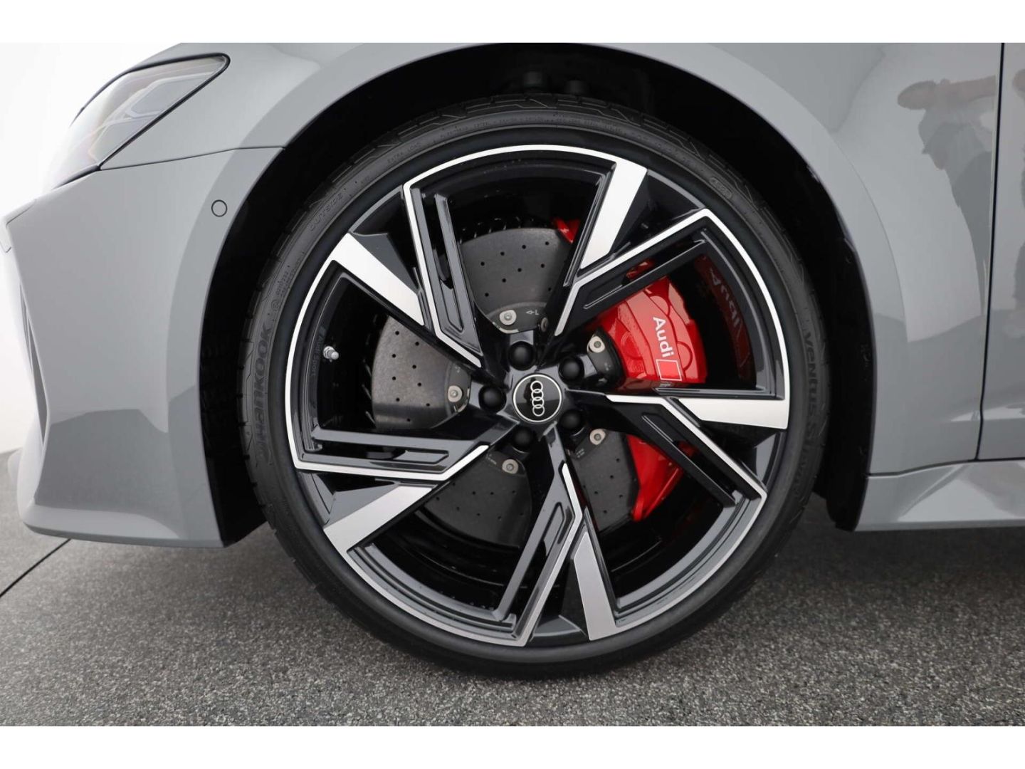 Audi RS6 Avant TFSI quattro LP: 175.630,-/Head-up/Pan