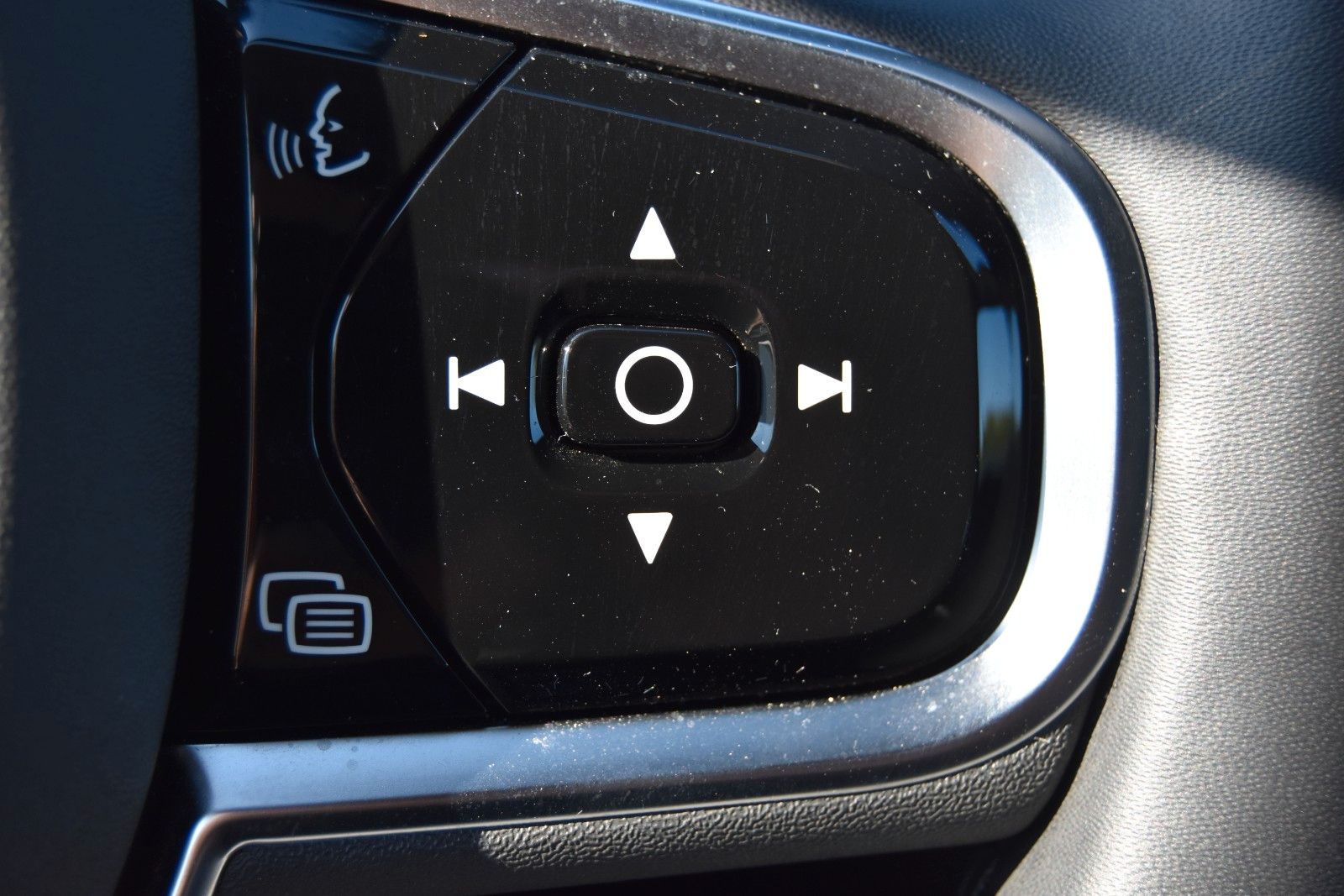 Volvo XC60 Plus Dark AWD ACC/LED/AHKs/HKSound/360CAM