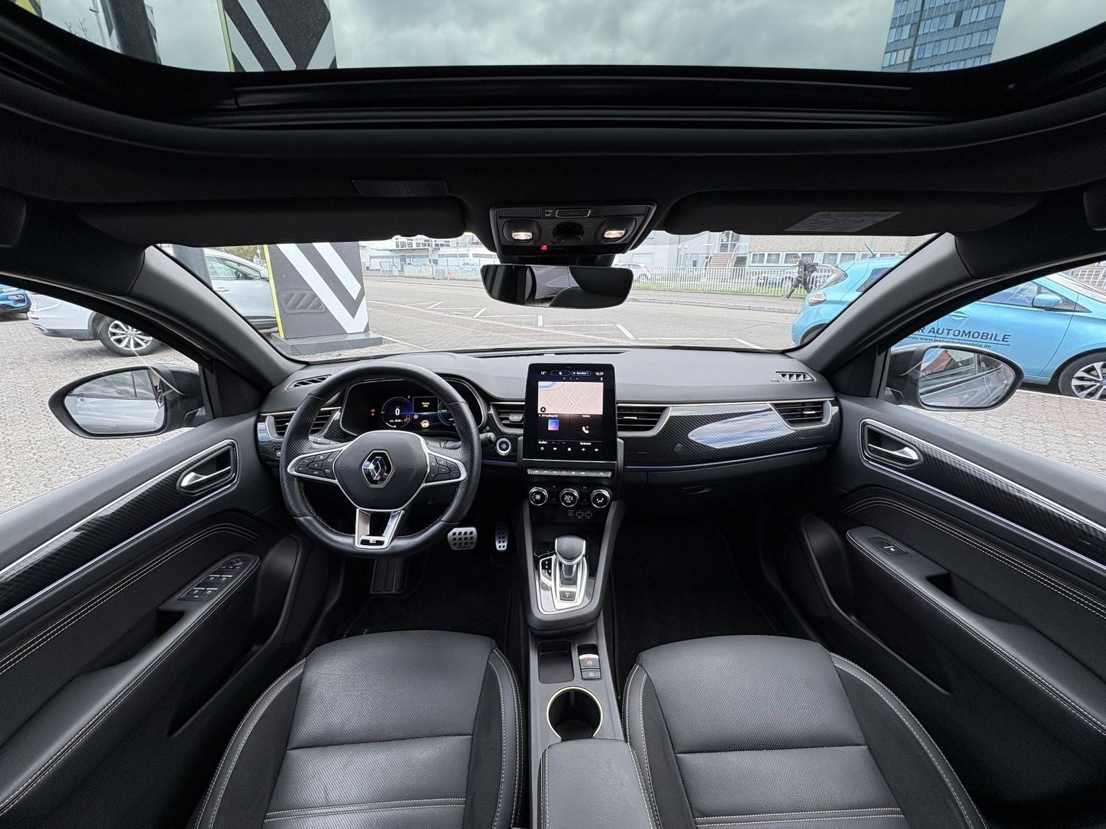 Renault Arkana E-Tech Hybrid TCe 145 Engineered - Samsaru's Car Outlet