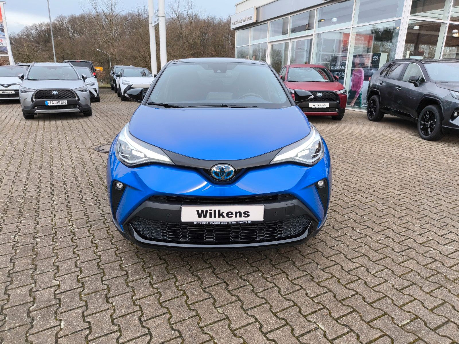 Toyota C-HR Hybrid Style - Samsaru's Car Outlet