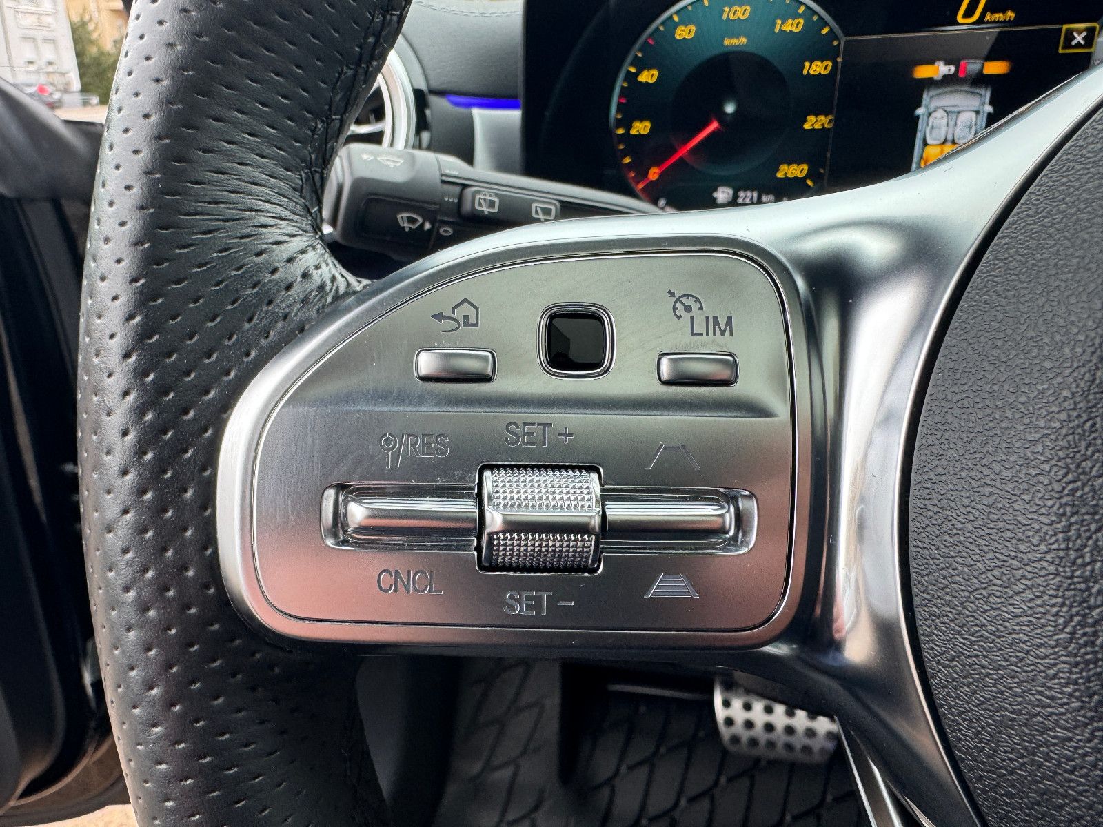 Mercedes-Benz CLA 200 d 4M EDITION AMG LINE - Samsaru's Car Outlet