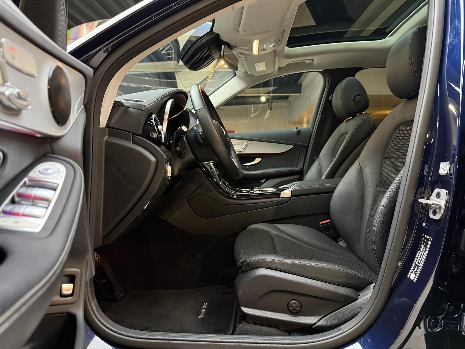 Mercedes-Benz GLC 300 e 4Matic*Panorama*360°*AHK*KeylessGO