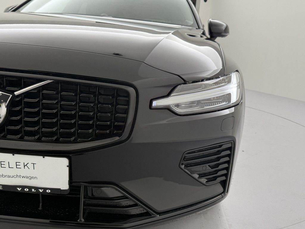 Volvo V60 T6 Ultra Dark Recharge Plug-In Hybrid AWD