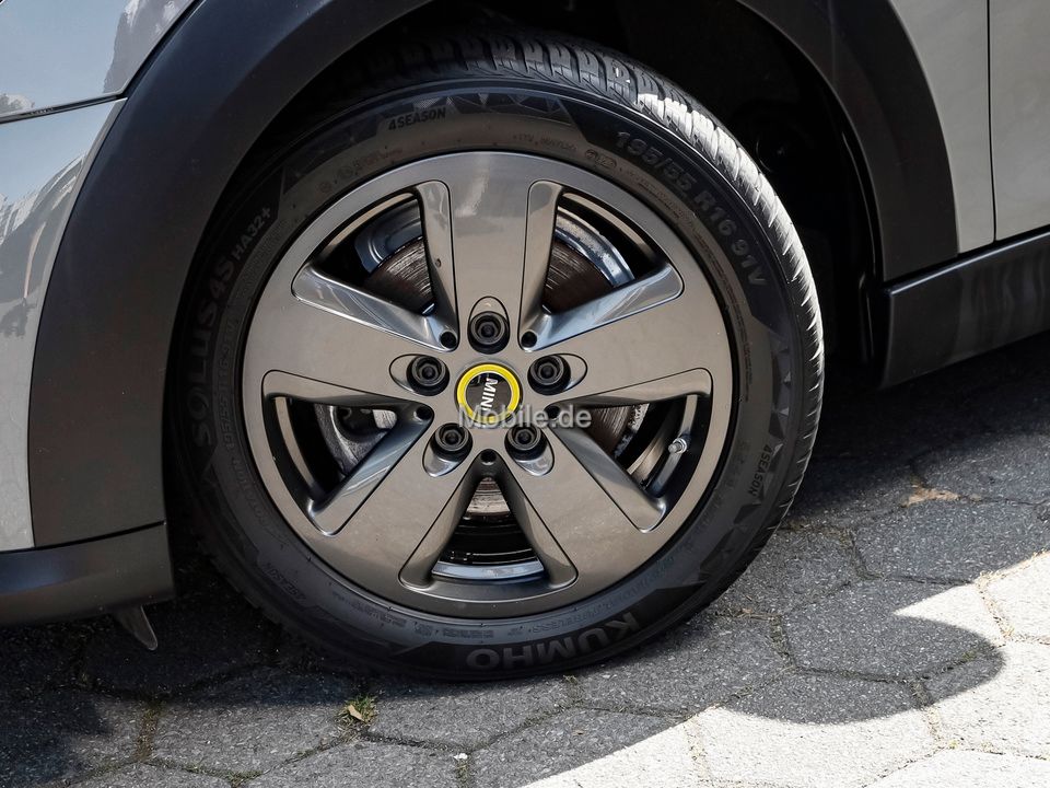 MINI COOPER SE Cooper SE Essential - Samsaru's Car Outlet