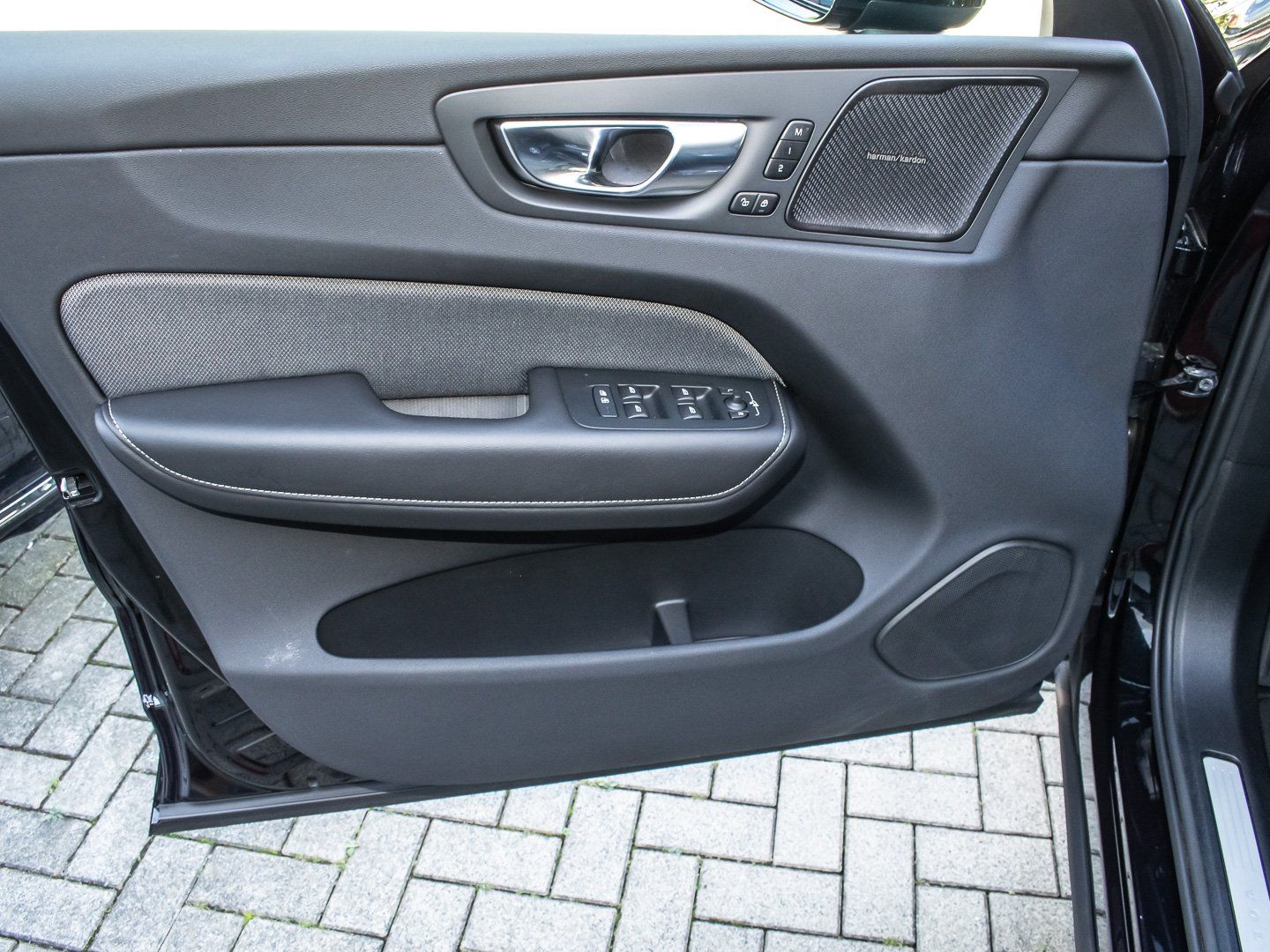 Volvo XC60 B5 (E6d) Ultra Black Edition 360 3xKLIMA LM