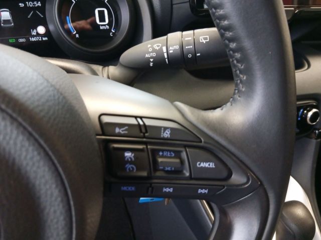 Toyota Yaris 1.5 Hybrid Team D *LED*PDC*KAMERA*