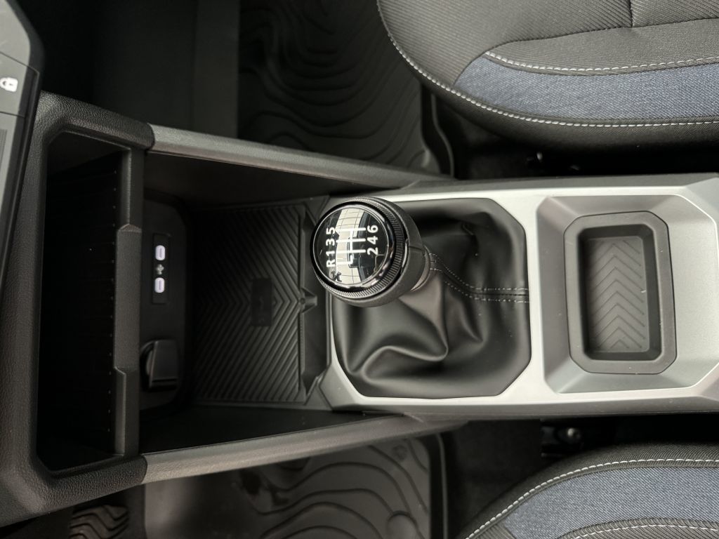 Dacia Duster Neuer Journey TCe130 - Samsaru's Car Outlet
