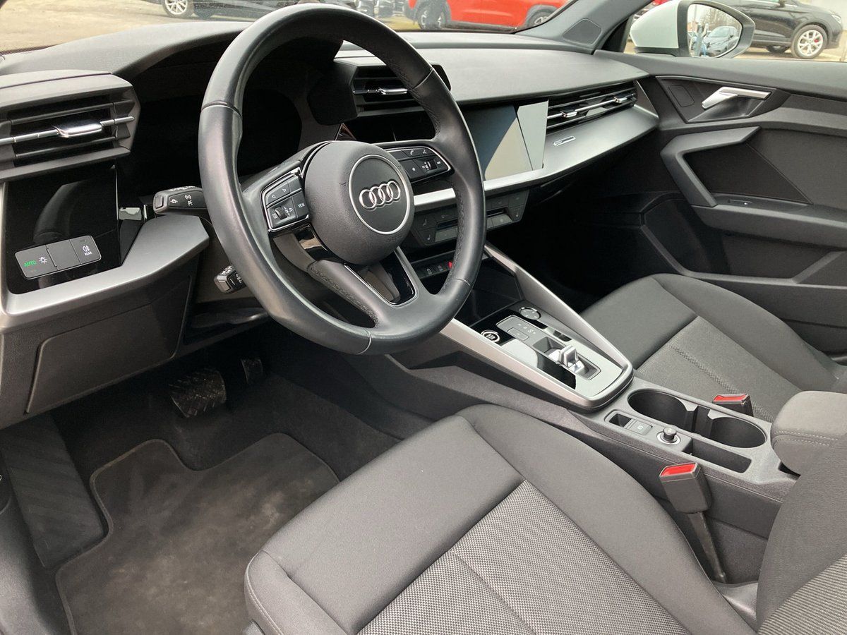 Audi A3 SPORTBACK 35 TFSI S-LINE +LED+SHZ+NAVI+TEMPO+