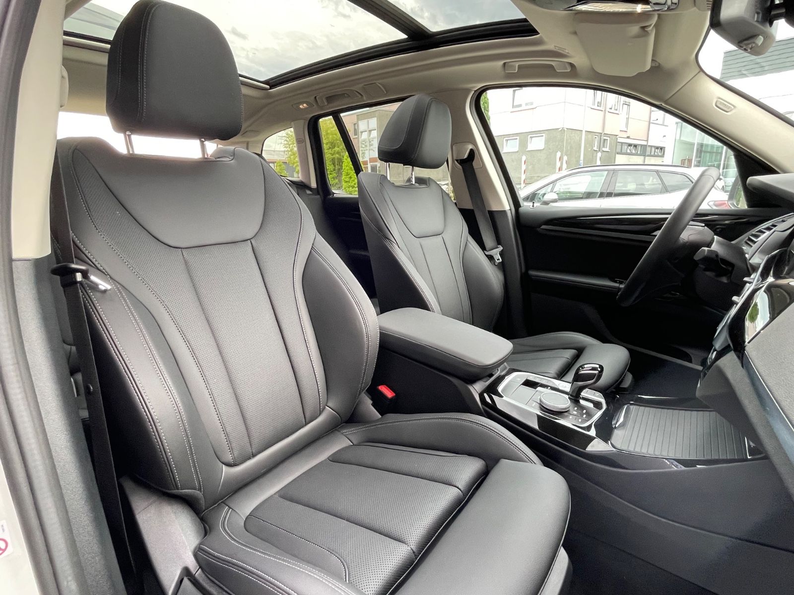 BMW X3 xDrive30e - Samsaru's Car Outlet