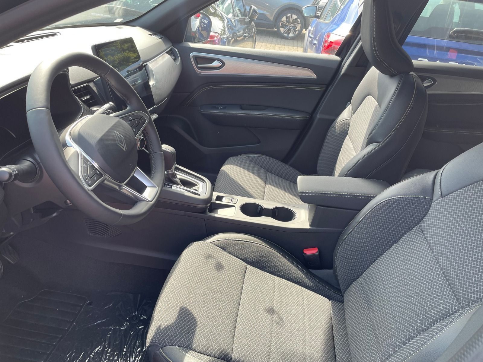 Renault Arkana Techno TCe140 EDC - Samsaru's Car Outlet