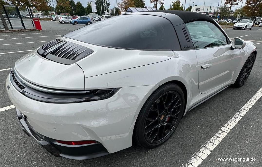 Porsche 911 Targa 4 GTS BURMESTER*CARBON*