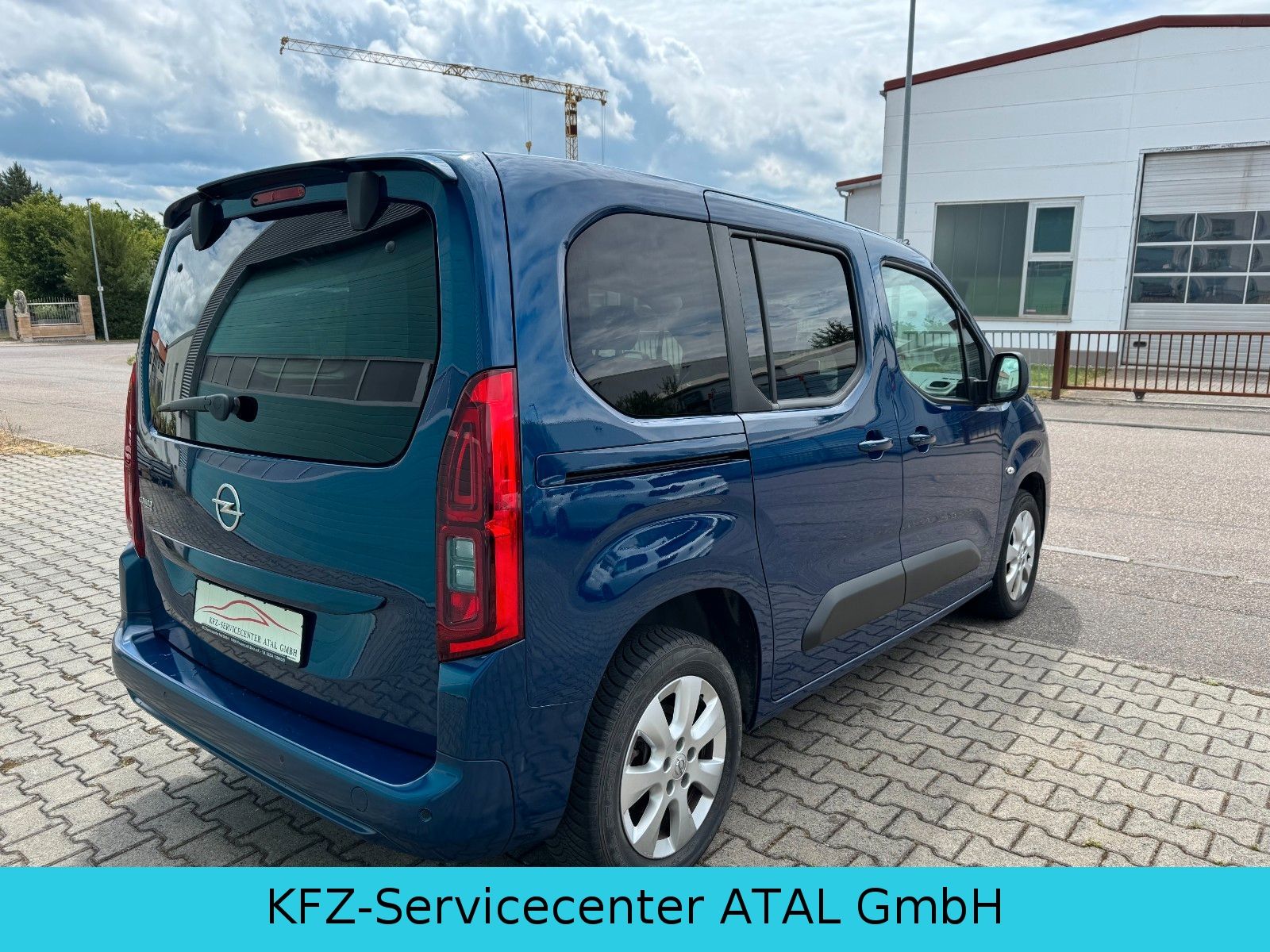 Opel Combo Life Elegance - Samsaru's Car Outlet