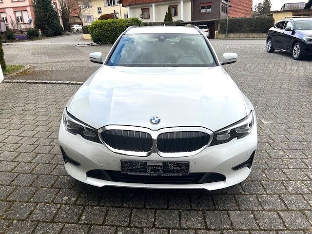 BMW 3 Touring 320 d Aut. Avantgarde - Samsaru's Car Outlet