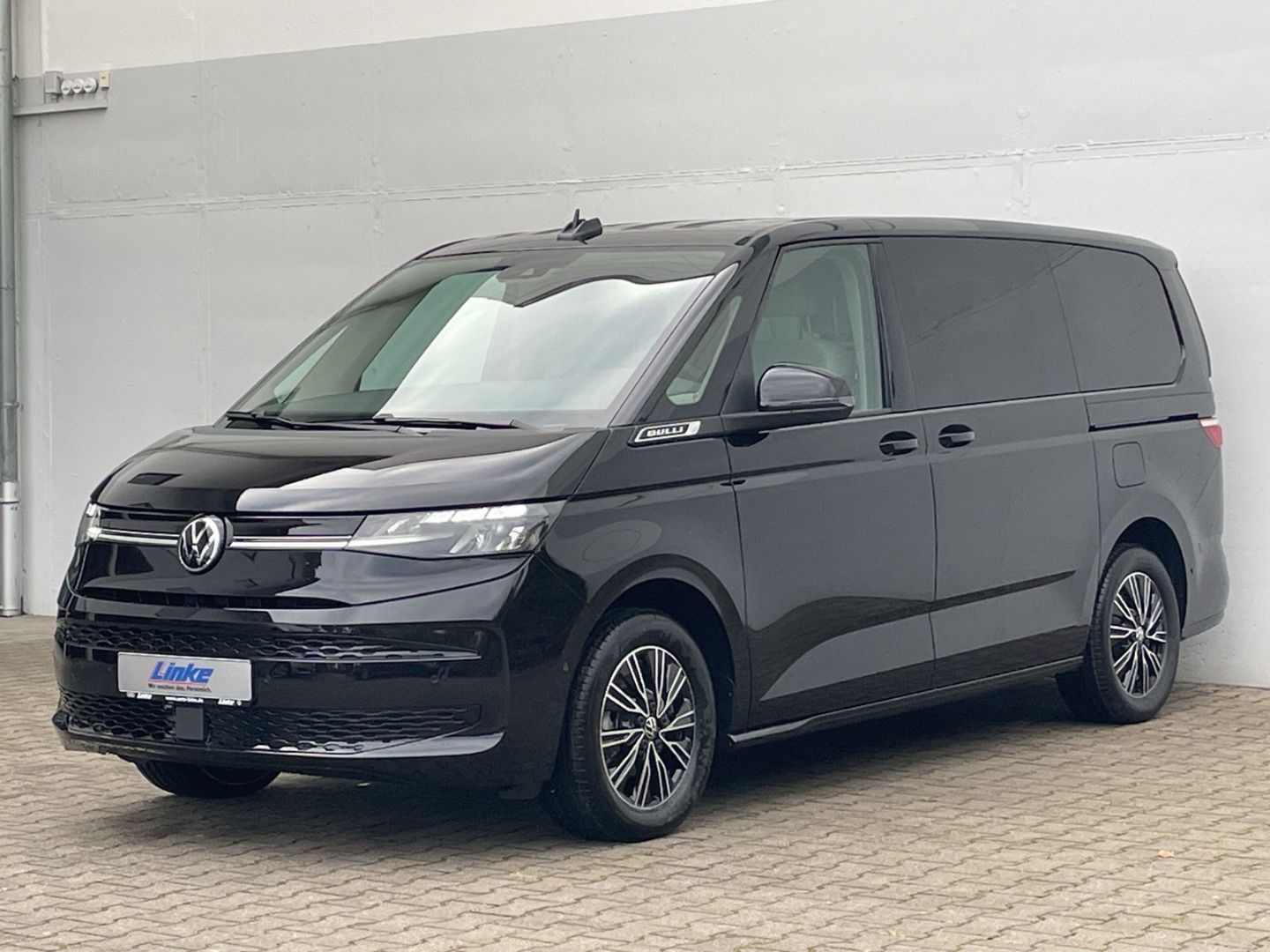 Volkswagen T7 Multivan - Samsaru's Car Outlet