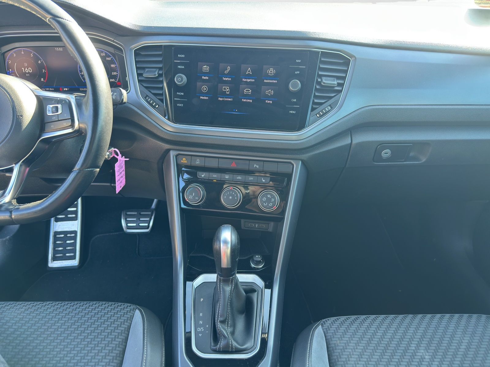 Volkswagen T-Roc R-Line 1.5 TSI DSG - Samsaru's Car Outlet
