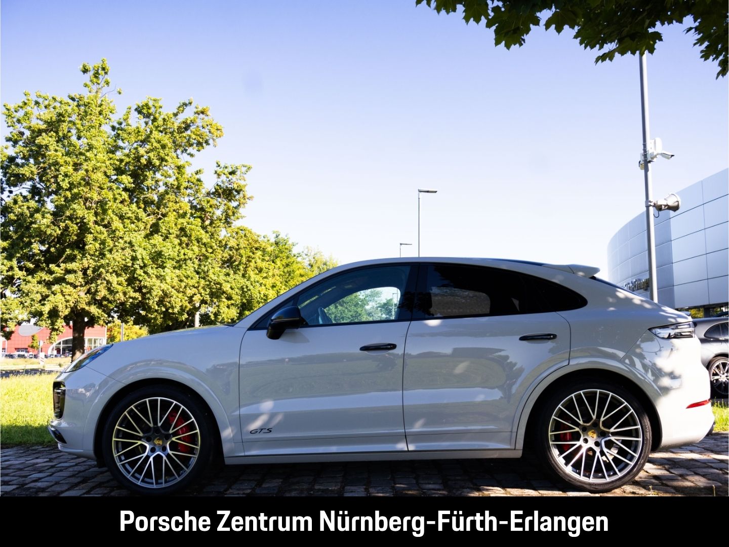 Porsche Cayenne GTS Coupe Luftfeder AHK Standheizung Hea