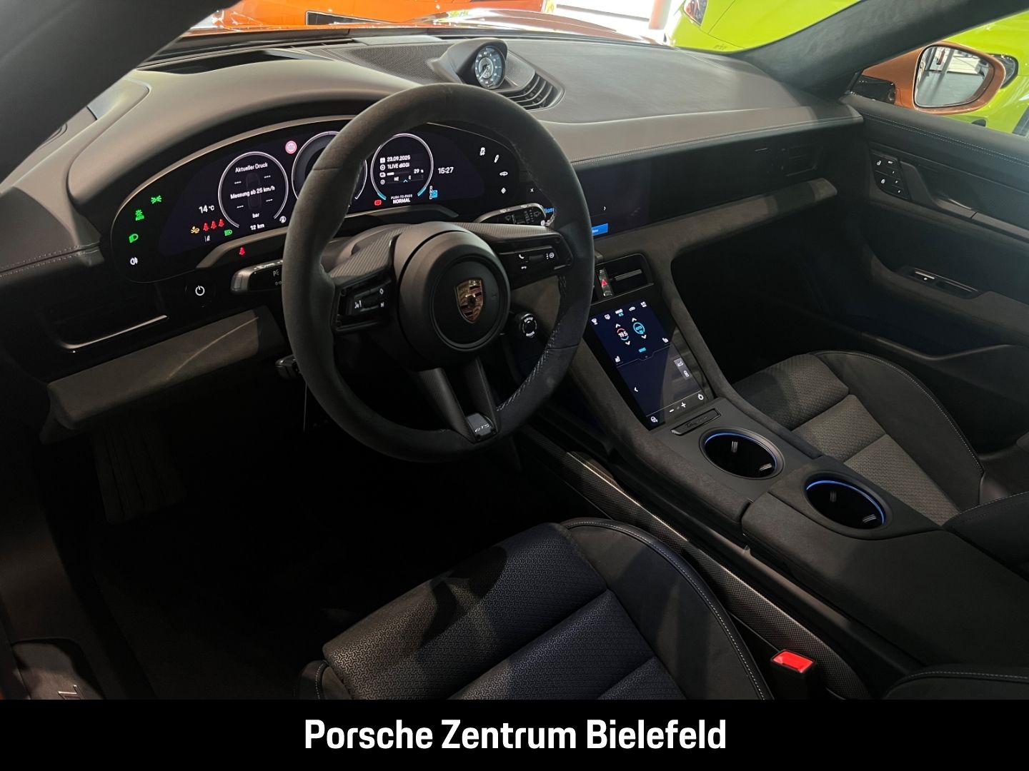 Porsche Taycan GTS Sport Turismo  Nordischgold Head-Up