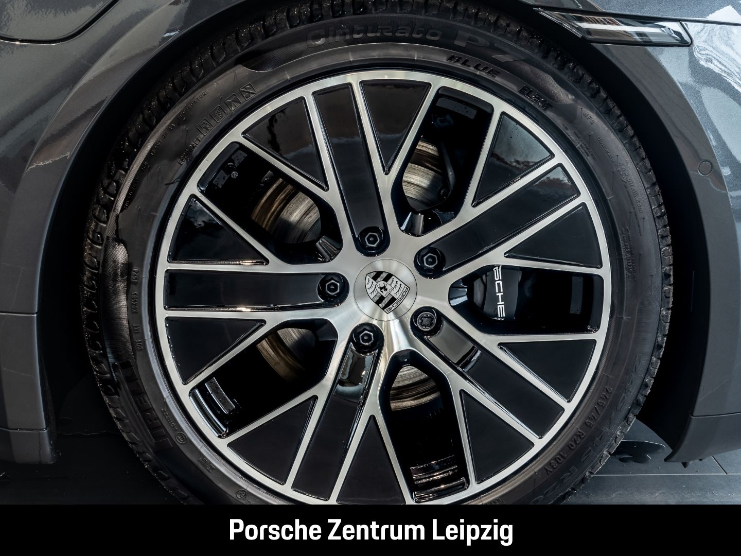 Porsche Taycan 4 Massage Sitzlüftung Bose ACC SportChron