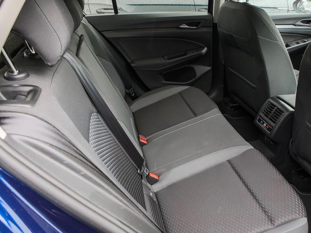 Volkswagen Golf VIII 1.5 TSI ACTIVE - Samsaru's Car Outlet