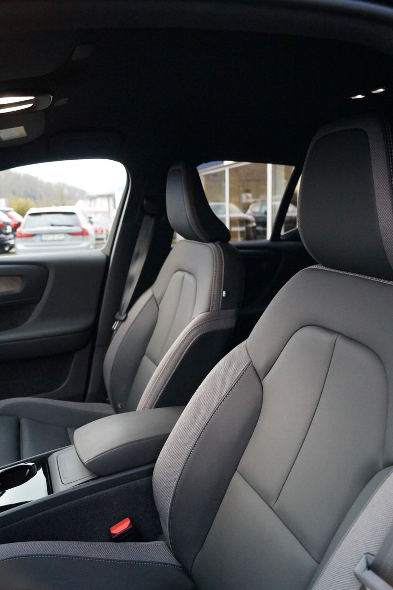 Volvo XC40 Recharge Single 2WD Plus Aut./AHK/Microtech