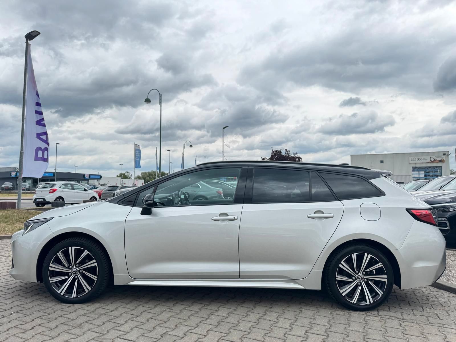 Toyota Corolla Touring Sports Hybrid Business Edition - Samsaru's Car Outlet