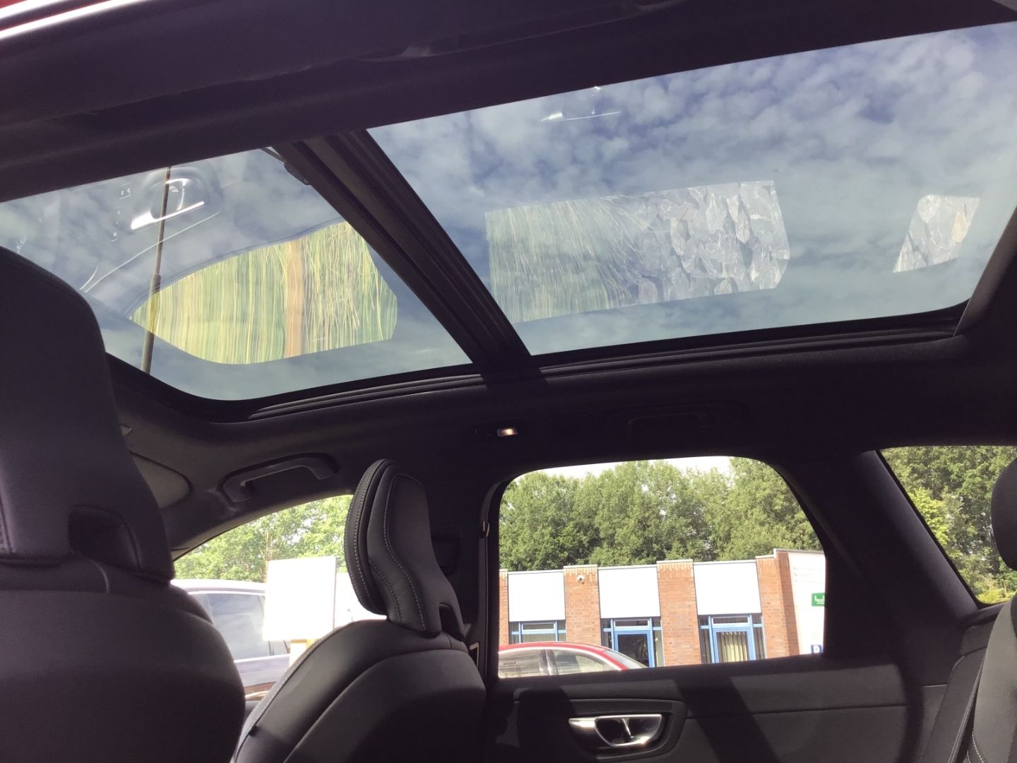 Volvo XC60 T8 Ultimate Dark AWD Stdhzg. AHK 360° Cam