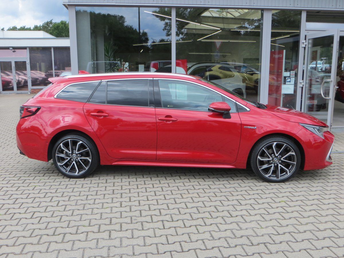 Toyota Corolla 2.0 Hybrid Lounge - Samsaru's Car Outlet