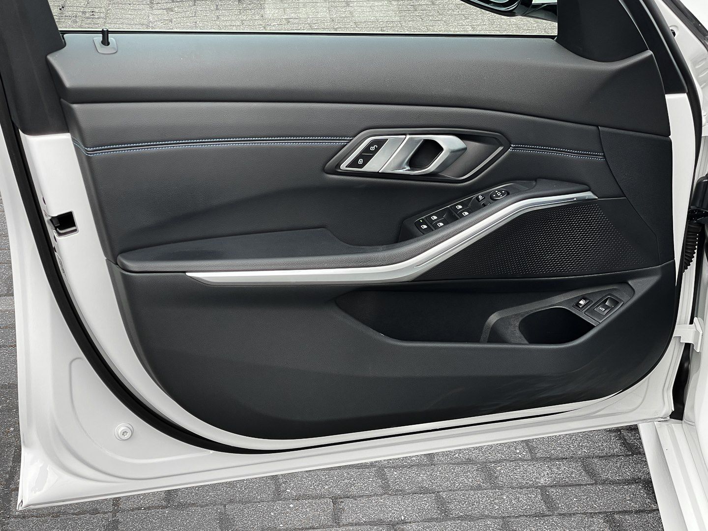 BMW 330e Touring M Sport - Samsaru's Car Outlet