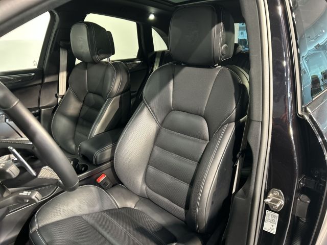 Porsche Macan T - Samsaru's Car Outlet