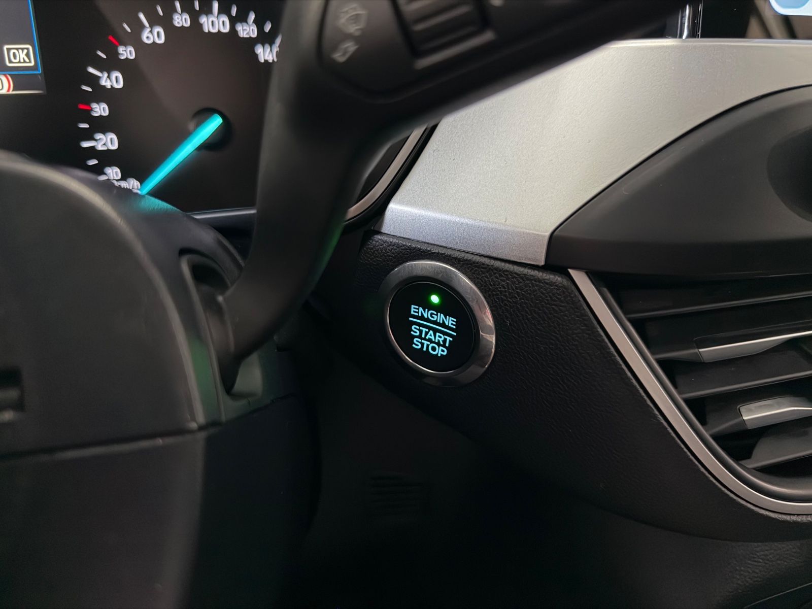 Ford Focus Turnier 2.0 C&C*AUTOMATIK*AHK*KAMERA*ACC*