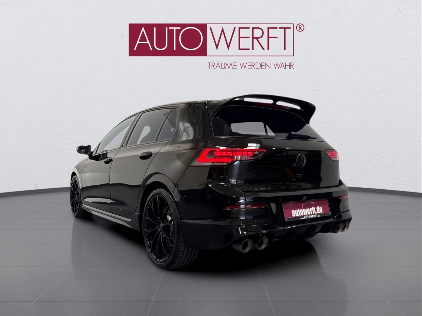 Volkswagen Golf R 4M FACELIFT AKRAPOVIC BLACK LEDER HEAD 36