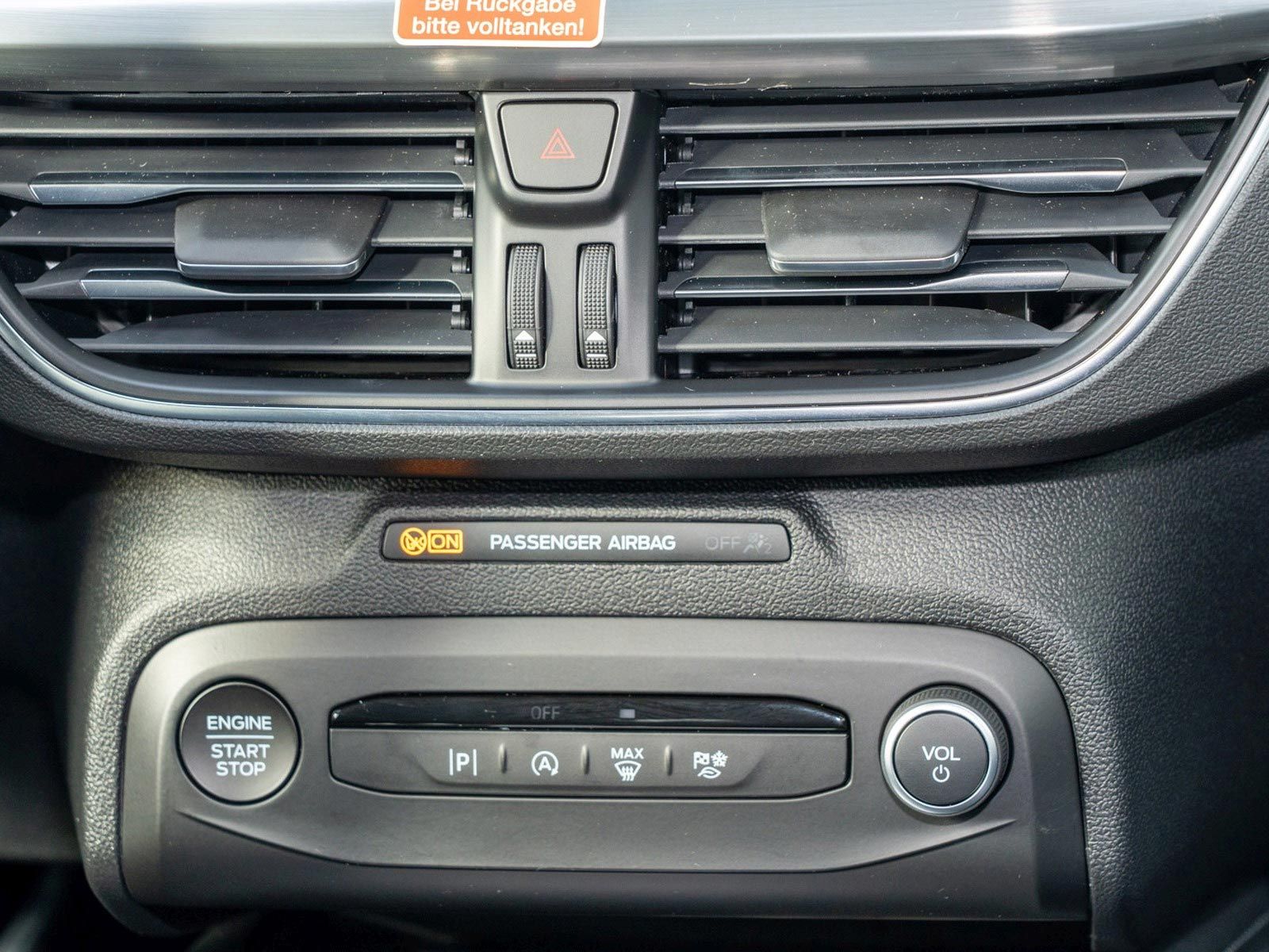 Ford Focus Titanium X 1.5l EcoBl.+Navi+Kamera+PDC+LED