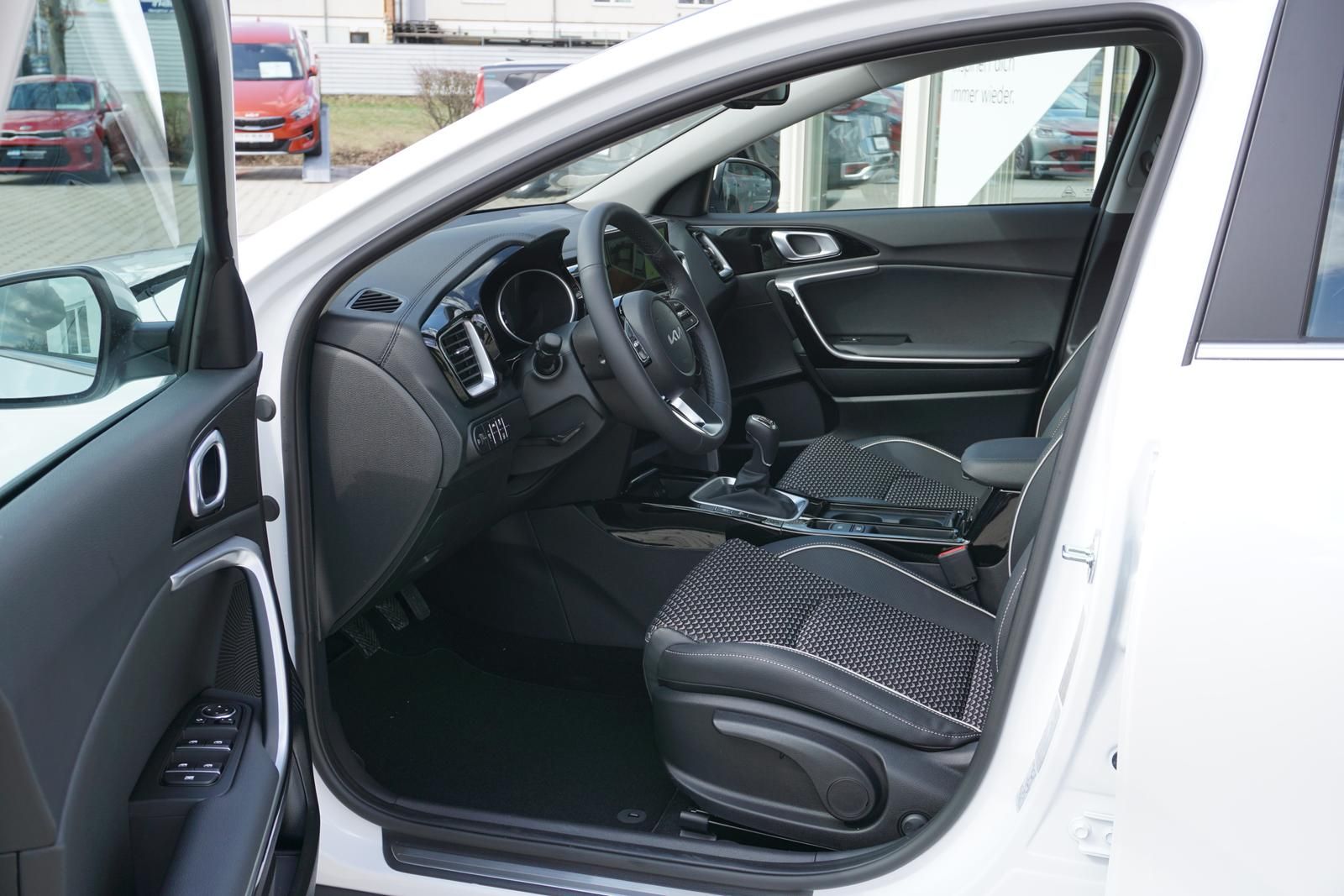Kia XCeed 1.5 T-GDI SPIRIT - Samsaru's Car Outlet