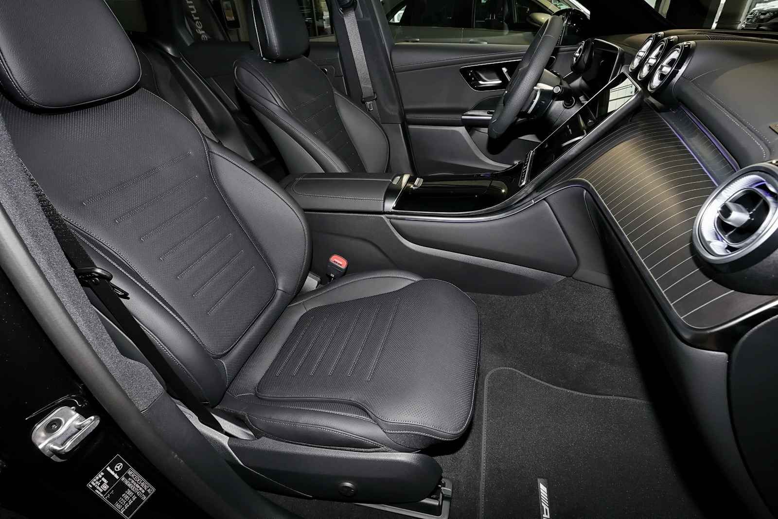 Mercedes-Benz GLC 300 de 4M AMG MBUX+360°+Pano+DIG-LED+Distro