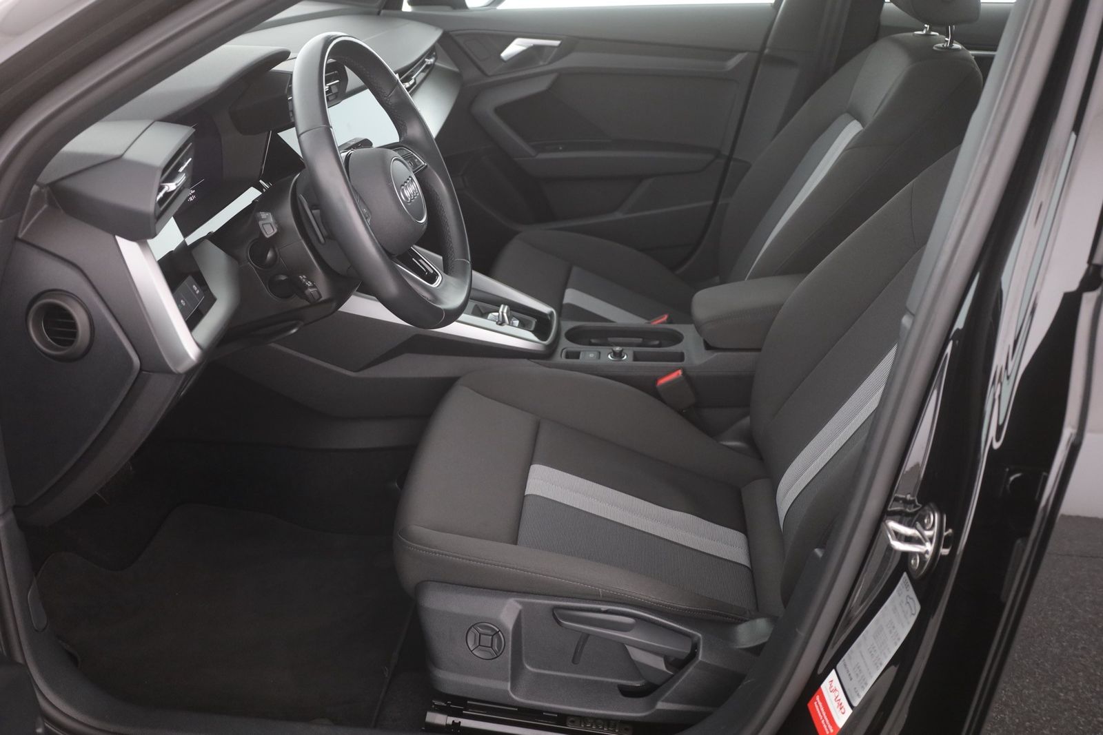 Audi A3 35 TDI Limousine LED Navi Sitzheizung DAB AHK