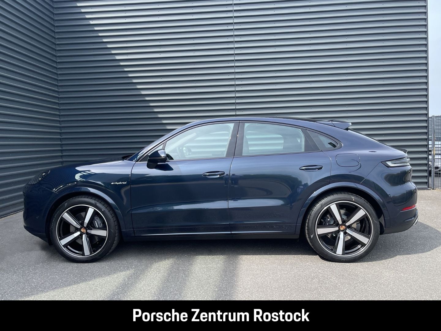 Porsche Cayenne E-Hybrid Coupe Panorama Surround-View