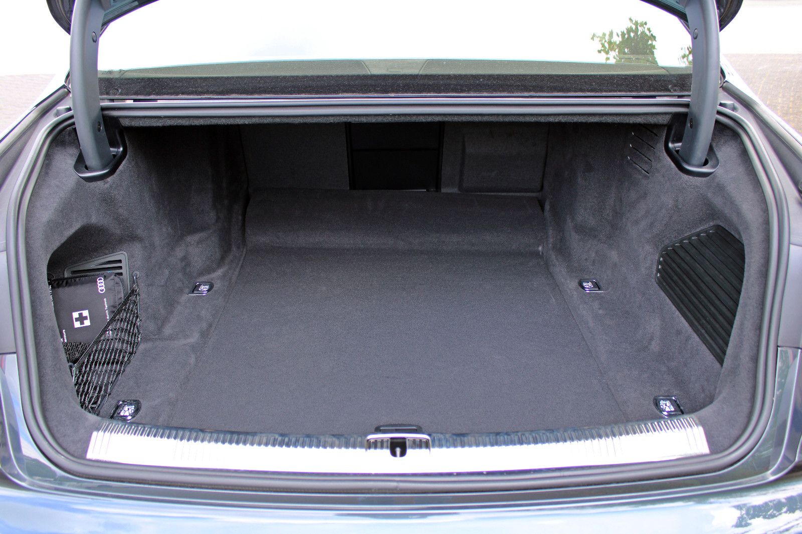 Audi A8 55TFSI quattro - Samsaru's Car Outlet